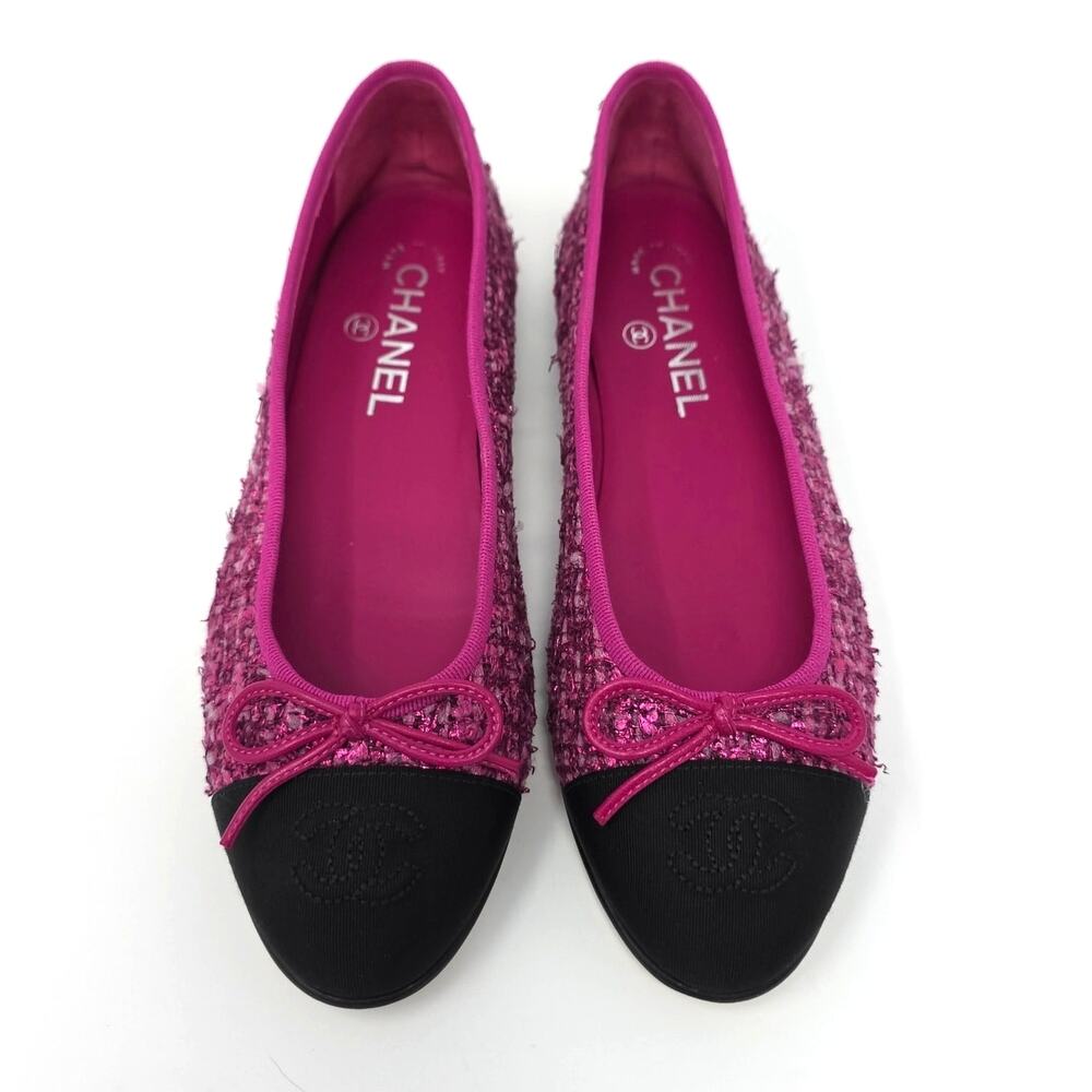 CHANEL Pink and Black Tweed Cap-Toe Ballet Flats